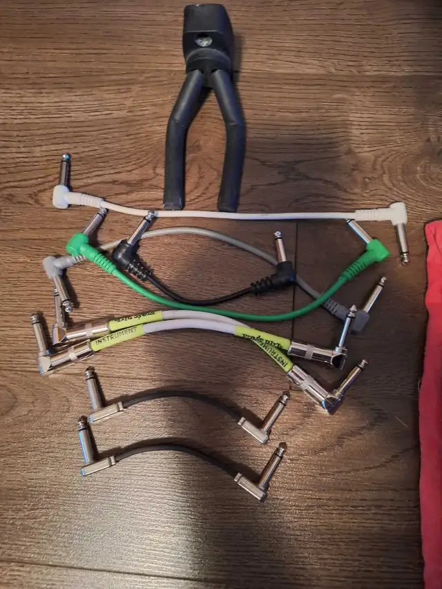 Various Guitar Equipment in Guitars in Brockville - Image 4