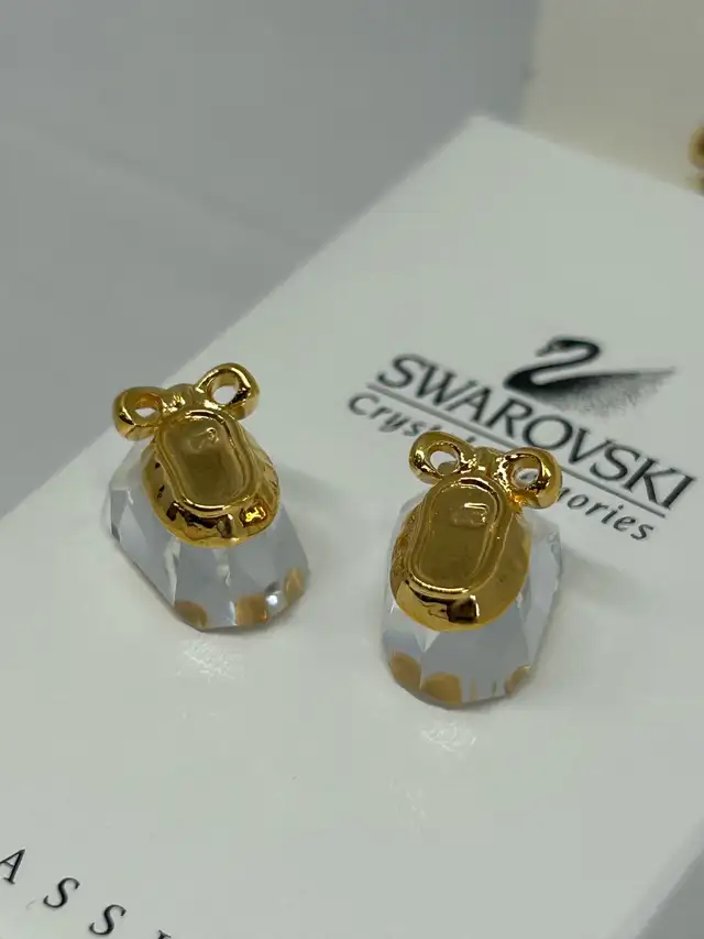 SWAROVSKI BABY SHOES in Arts & Collectibles in Oshawa / Durham Region - Image 6