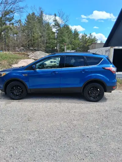 2018 Ford Escape 132.000 KM clean good shape.safetied,certified ready to go 10.000 or best offer.