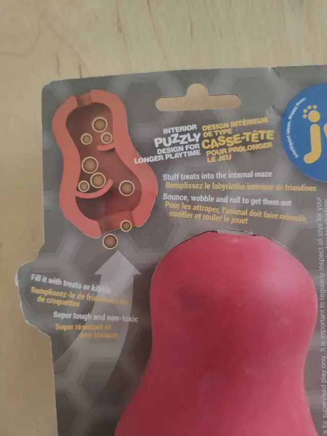 JW Tumble Teez Treat Dispensing Dog Toy plus a Fetch Toy in Accessories in St. Catharines - Image 6