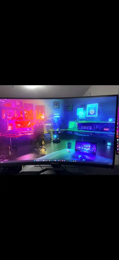 Gigabyte M32UC Curved 4K Monitor, View more