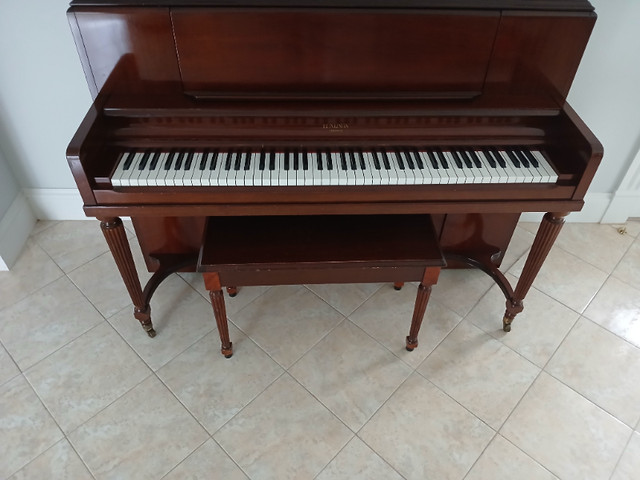 1930's Heintzman Piano  Good Condition with bench in Pianos & Keyboards in Bedford - Image 4