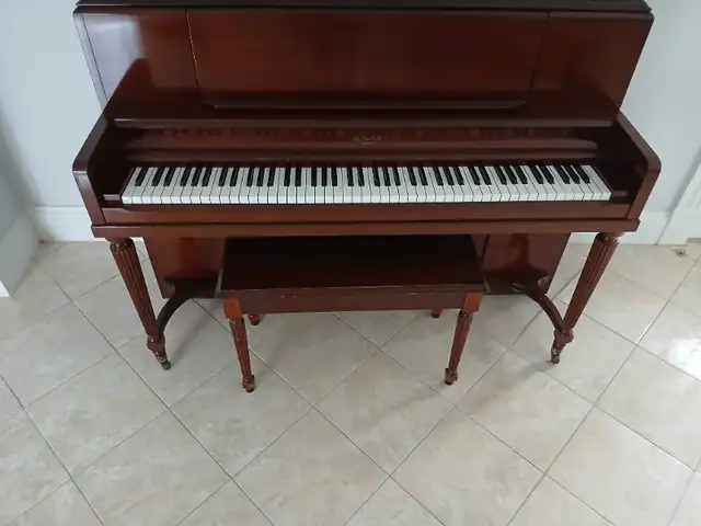 1930's Heintzman Piano  Good Condition with bench in Pianos & Keyboards in Bedford - Image 5