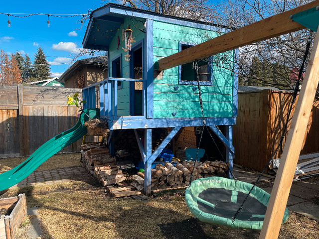 Charming TreeHouse / Playhouse in Other in Edmonton