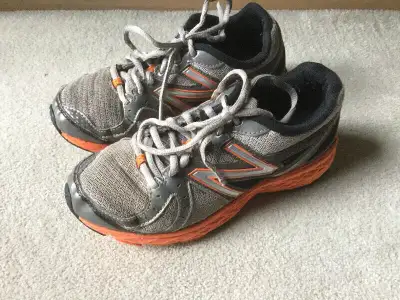 NEW BALANCE RUNNING SHOES - YOUTH 4 (WIDE FOOT), View more