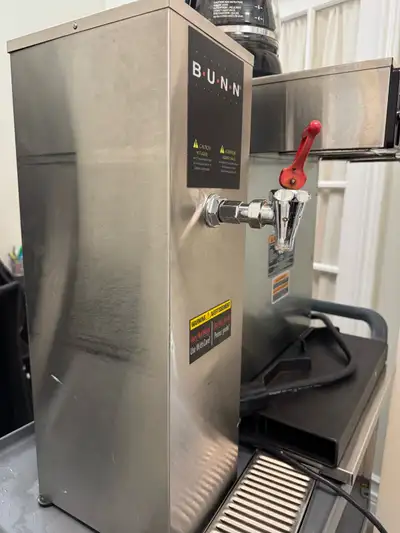 I'm selling a used Bunn commercial hot water dispenser, perfect for any business needing a reliable...