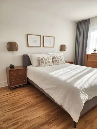 ENGLISH BELOW. Ensoleillée toute la journée ! – Disponible du 4 octobre 2025, jusqu’au début juin 20...