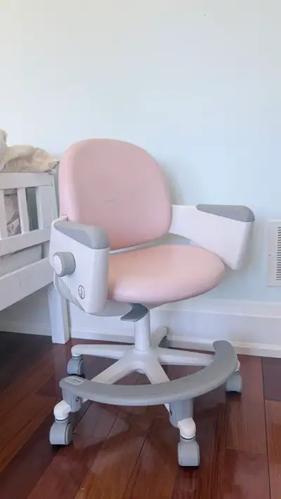 iloom Chair Baby Pink, View more