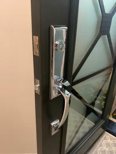 Reliable Locksmith & Garage Door Services – Fast, Affordable, 24/7! Looking for a trusted locksmith...