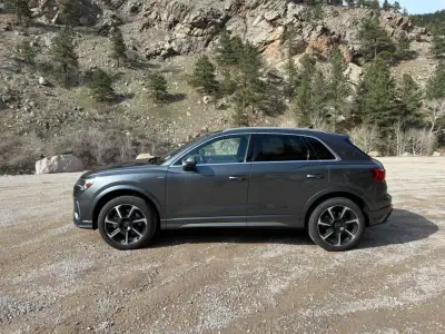 2024 Audi Q3 Progressiv 45 TFSI quattro Odometer (kms): 11,000 Seating Capacity: 5 Exterior: Dark Gr...