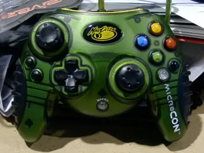 MANETTE MadCatz MicroCon Xbox Controller Item # 4536, View more