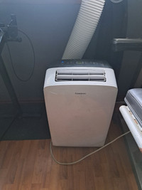 Floor model air conditioner 
