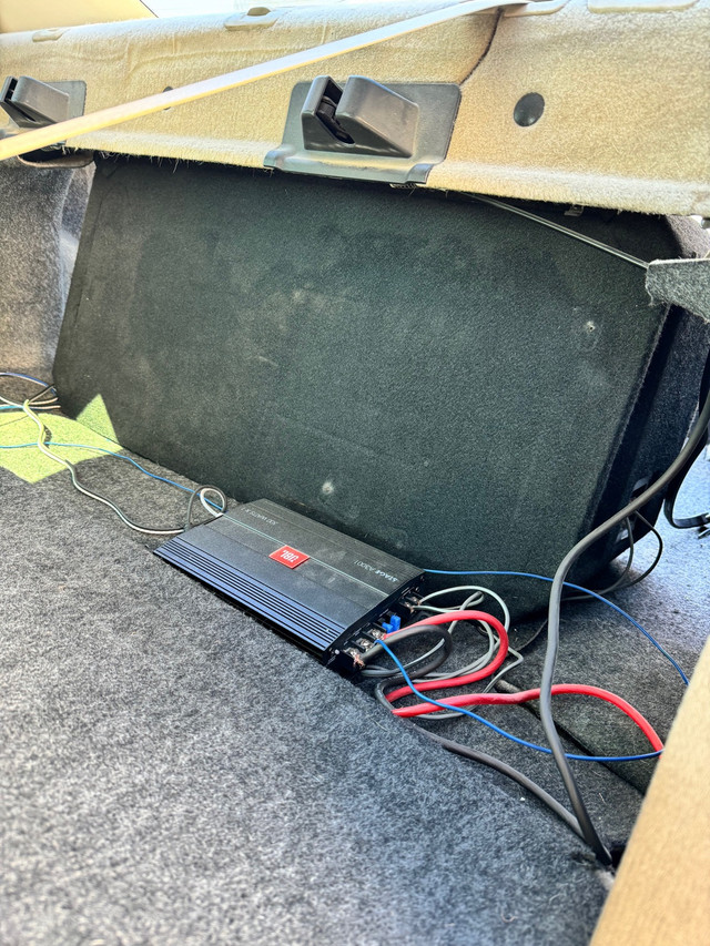 Dual 12inch subwoofer with amp in Speakers in Leamington - Image 2