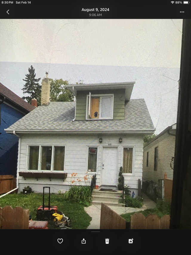 3 bedroom house for rent immediately. Text 204-951-8448