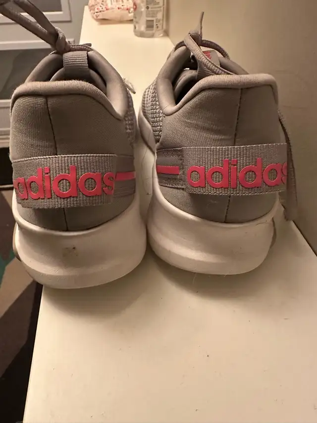 Girls running shoes (Addidas) in Kids & Youth in Oshawa / Durham Region - Image 4