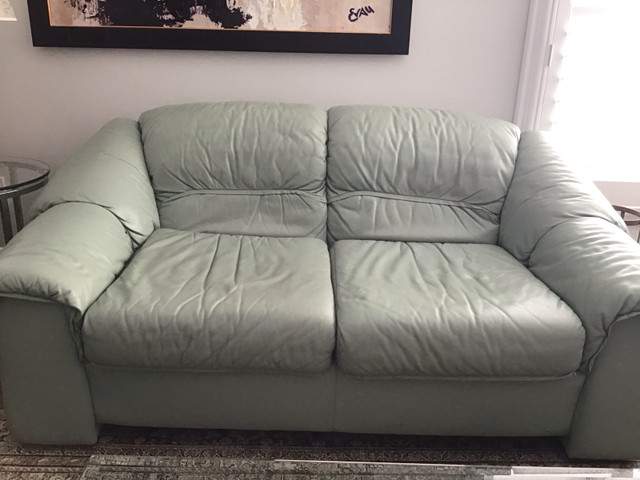 Causeuses en cuir véritable. JAYMAR  dans Sofas et futons  à Longueuil/Rive Sud