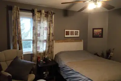 Second floor room for rent Includes 1 parking spot Winston Churchill and 401 area Close to all ameni...