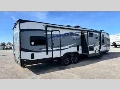 Toyhauler bumper pull with separate10ft garage Clean inside and out Everything works No generator fr...