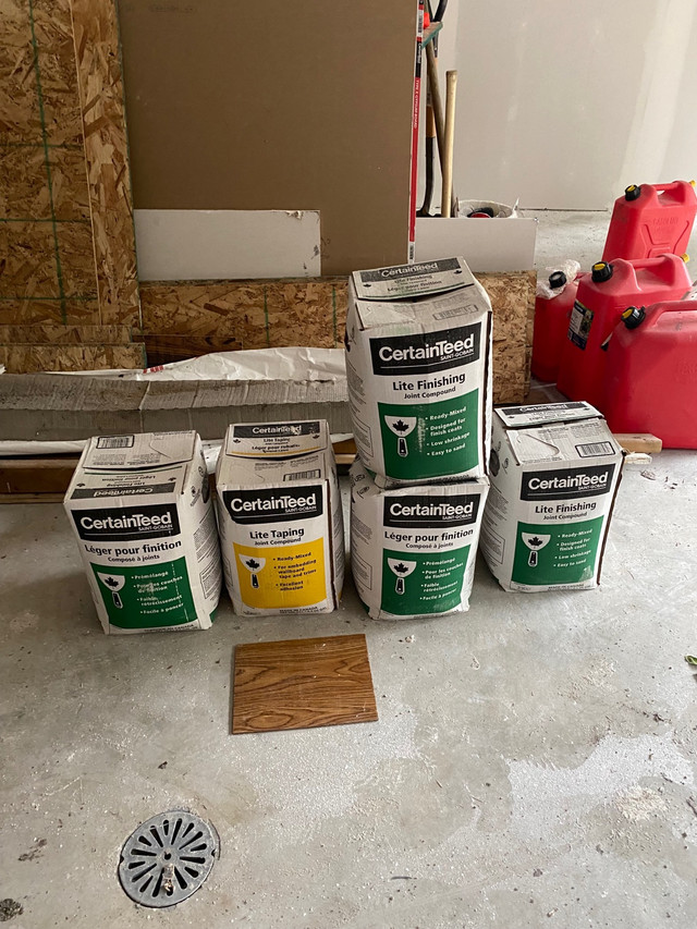 5 17 L boxes Certainteed Lite Joint Compound. Floors & Walls