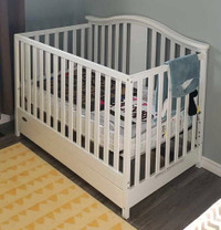 Baby Crib with split drawer storage under.