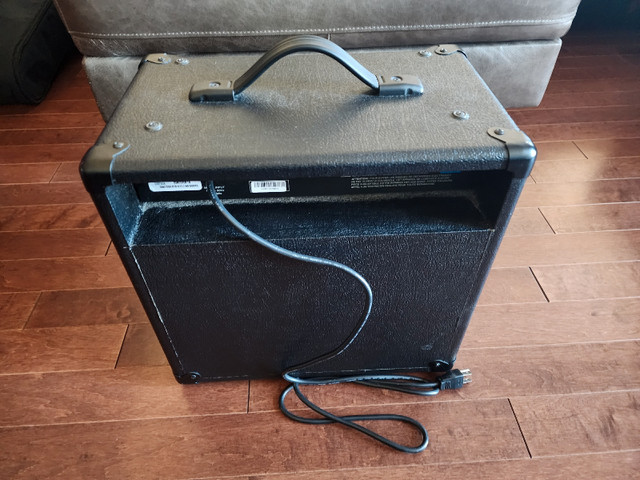 Marshall MB B15 Bass Combo Amp in Amps & Pedals in Edmonton - Image 2