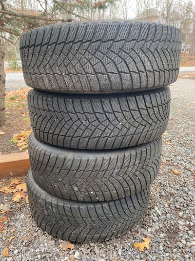 Motomaster Winter Edge 225/60R17 Used one season only $380