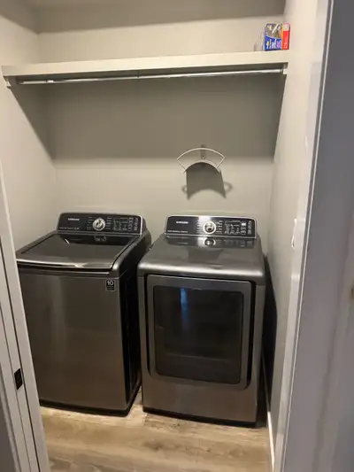 Cozy 1 bedroom, 1 bathroom suite available now. Includes WiFi . Located in a quiet neighborhood clos...