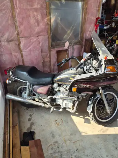 1982 honda cx 500 new adventure tires carbs done forks done ditched rusty fuel tank for non rusty on...