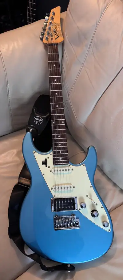 Line 6 JTV-69 Variax guitar (24 Guitars in 1), View more