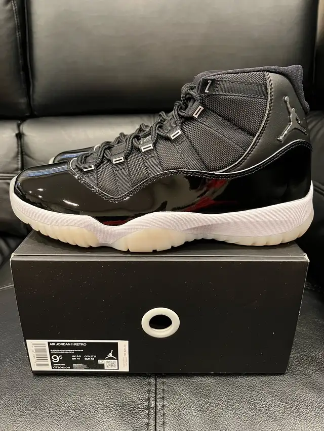 Air Jordan 11 Retro • Jubilee • Size 9.5 in Men's Shoes in City of Toronto - Image 2