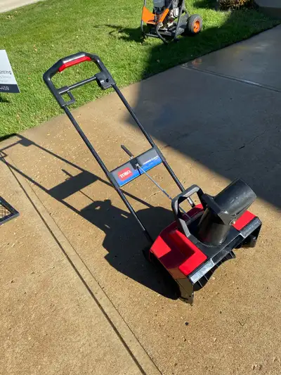 Toro electric snowblower. Be prepared for the snow tomorrow. In good condition. Come test out.