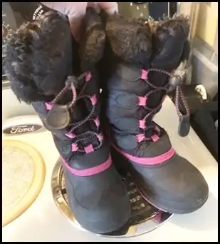 Sz 13 Girls Winter Boots $6, View more