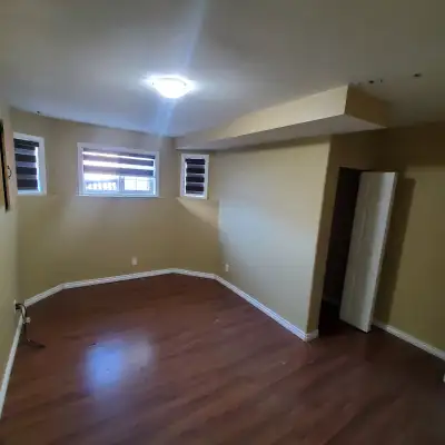 Private Room with Separate Washroom – $650/month (Available November 1st) Enjoy a clean and comforta...