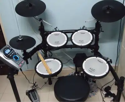 Roland TD-15 V-Tour V-Drum Kit, View more