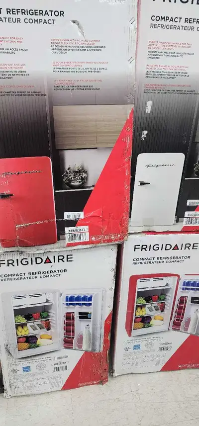 FRIDGIDAIRE 3.2 cu ft RETRO MINI FRIDGE SALE - COLOUR: RED, View more