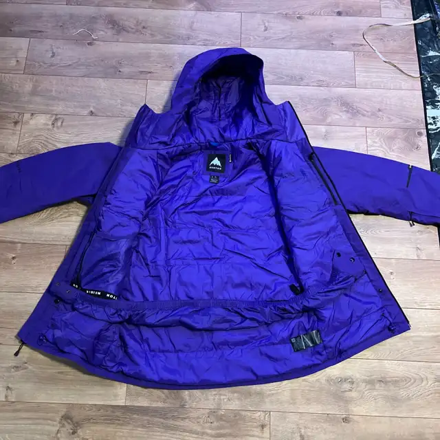 Burton Reserve GoreTex 2L Ski/Snowboard Jacket in Men's in Charlottetown - Image 6