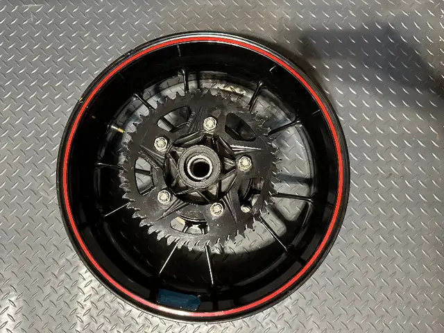 2017 BMW S1000RR cast rims in Motorcycle Parts & Accessories in Longueuil / South Shore - Image 6