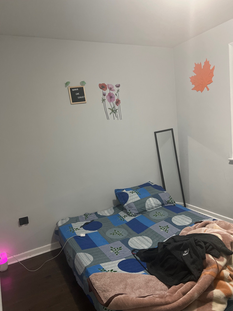 One bedroom for rent on main floor for couple or two girls Long Term