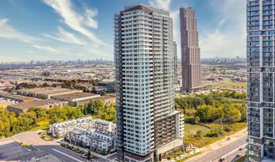 1 Bed, 1 Bath Condo Apartment in Vaughan with Parking & Locker