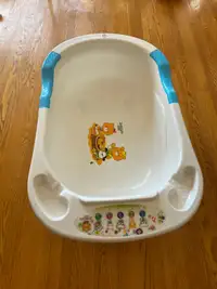 Larger style baby bath