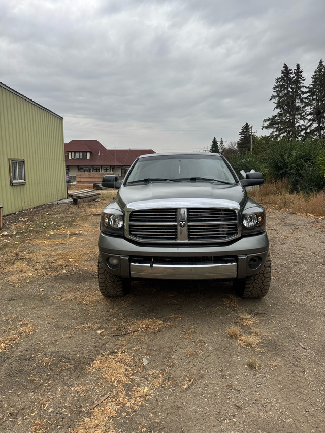2006 3500 Dodge mega cab Laramie diesel in Cars & Trucks in Red Deer - Image 2