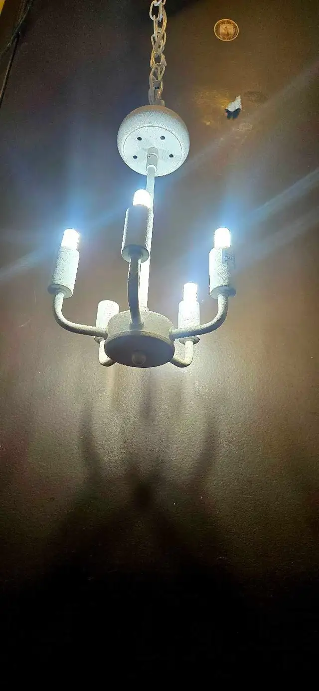 Mini Chandelier in Indoor Lighting & Fans in City of Toronto - Image 3