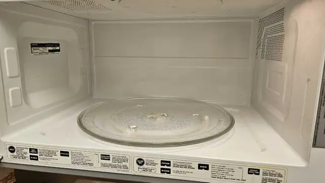 13.5" GE Microwave Turntable Assembly with Plate in Microwaves & Cookers in Mississauga / Peel Region - Image 6