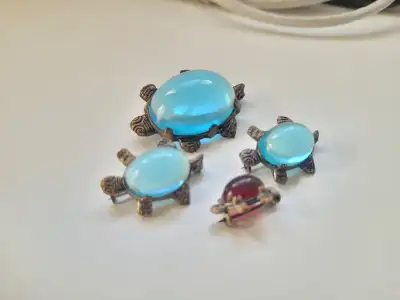 Vintage Lucite Jelly Belly Turtle Pins, View more