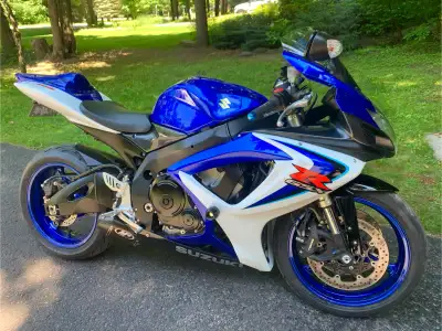 2006 Suzuki GSXR 600 Simply awesome condition. All original stock OEM plastics. Everything functions...
