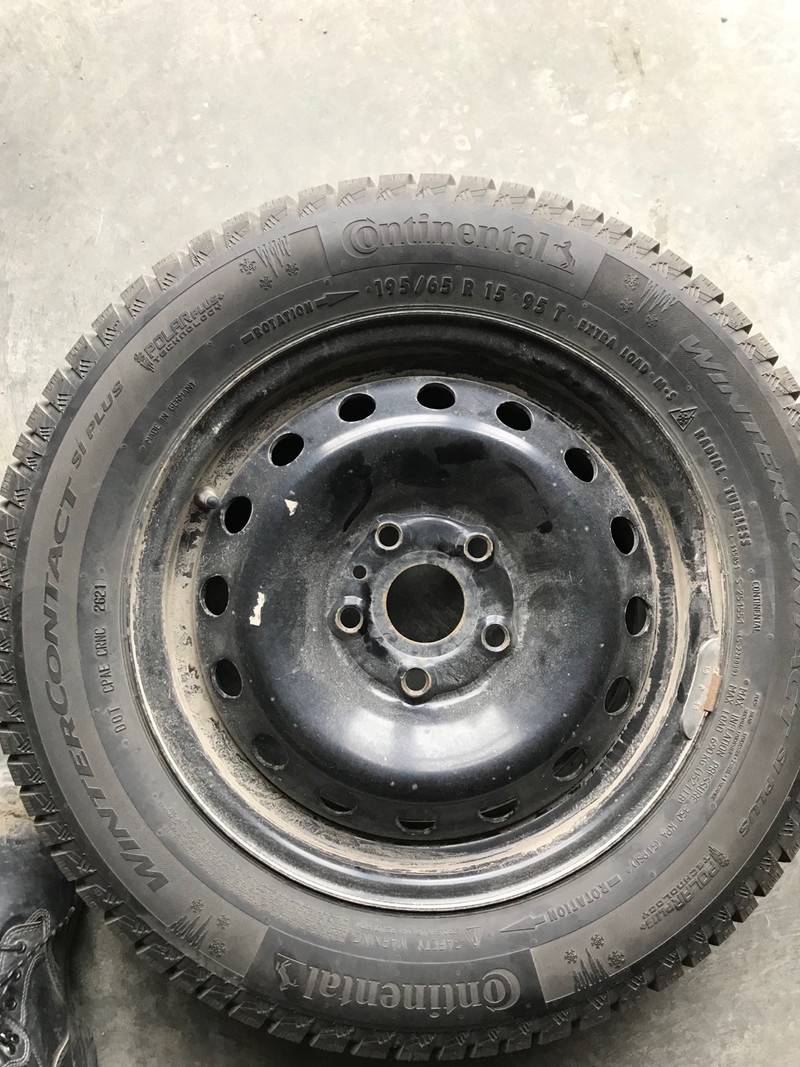 Continenal Polar Plus 195/65r15 | Tires & Rims | Calgary | Kijiji