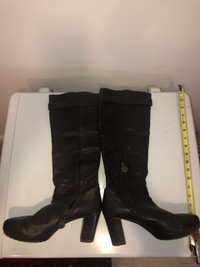 Geox Italian patent leather woman boots / good condition 