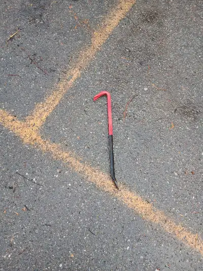 This is a used pry bar, perfect for demolition, prying, and general leverage tasks. Its sturdy const...