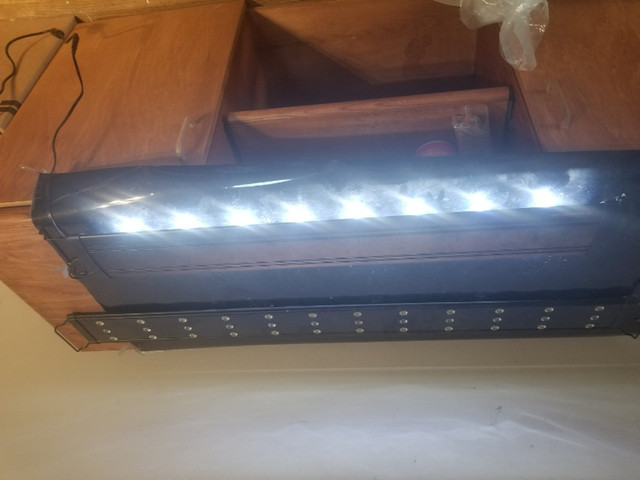 Marineland 36"Led Aquarium light in Accessories in Cowichan Valley / Duncan