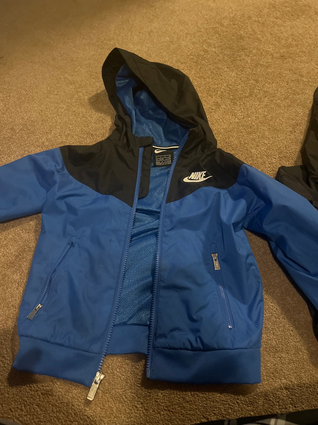 Boys Nike spring jackets in Kids & Youth in Thunder Bay - Image 2